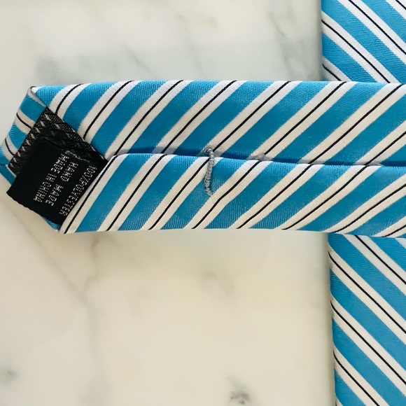 NWOT Men’s Valero Garati 100% Polyester Tie - Picture 2 of 3